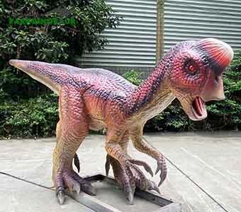 Model de dinozaur animatronic exact în mărime naturală