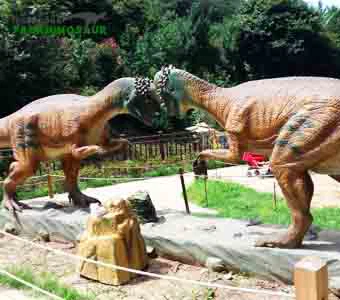 Sculpturi animatronice de dinozauri realiste